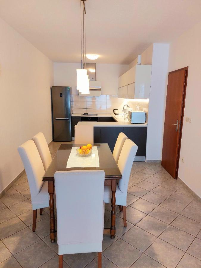 Apartment With Private Pool "Patricia" 马卡尔斯卡 外观 照片