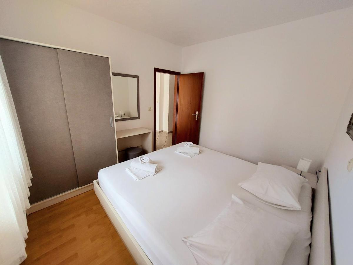 Apartment With Private Pool "Patricia" 马卡尔斯卡 外观 照片
